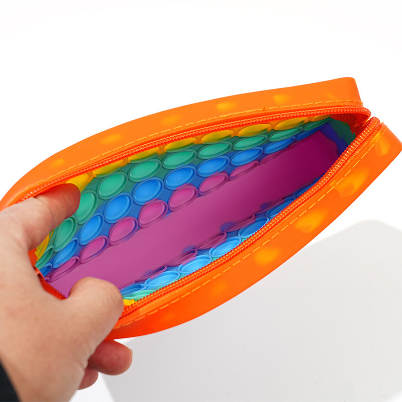 Regenbogen-Federmäppchen aus S – Sports Equipment For Schools Bewertung und Preis