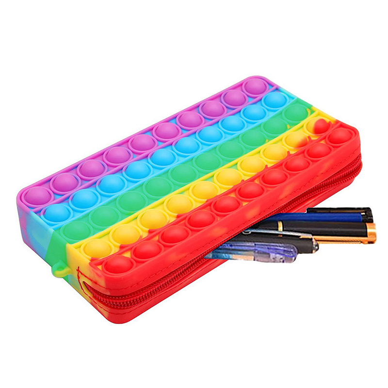 Regenbogen-Federmäppchen aus S – Sports Equipment For Schools Bewertung und Preis